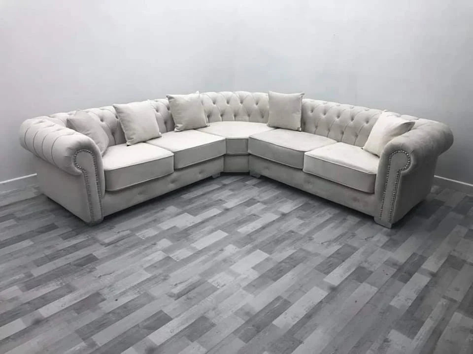 Chesterfield Upholstered Velvet Arena Sofa