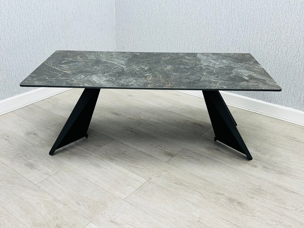 Chicago Ceramic Coffee Table – 120cm Black & Gold